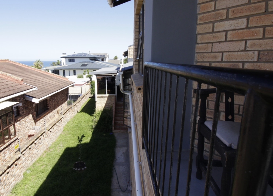 4 Bedroom Property for Sale in Wavecrest Eastern Cape